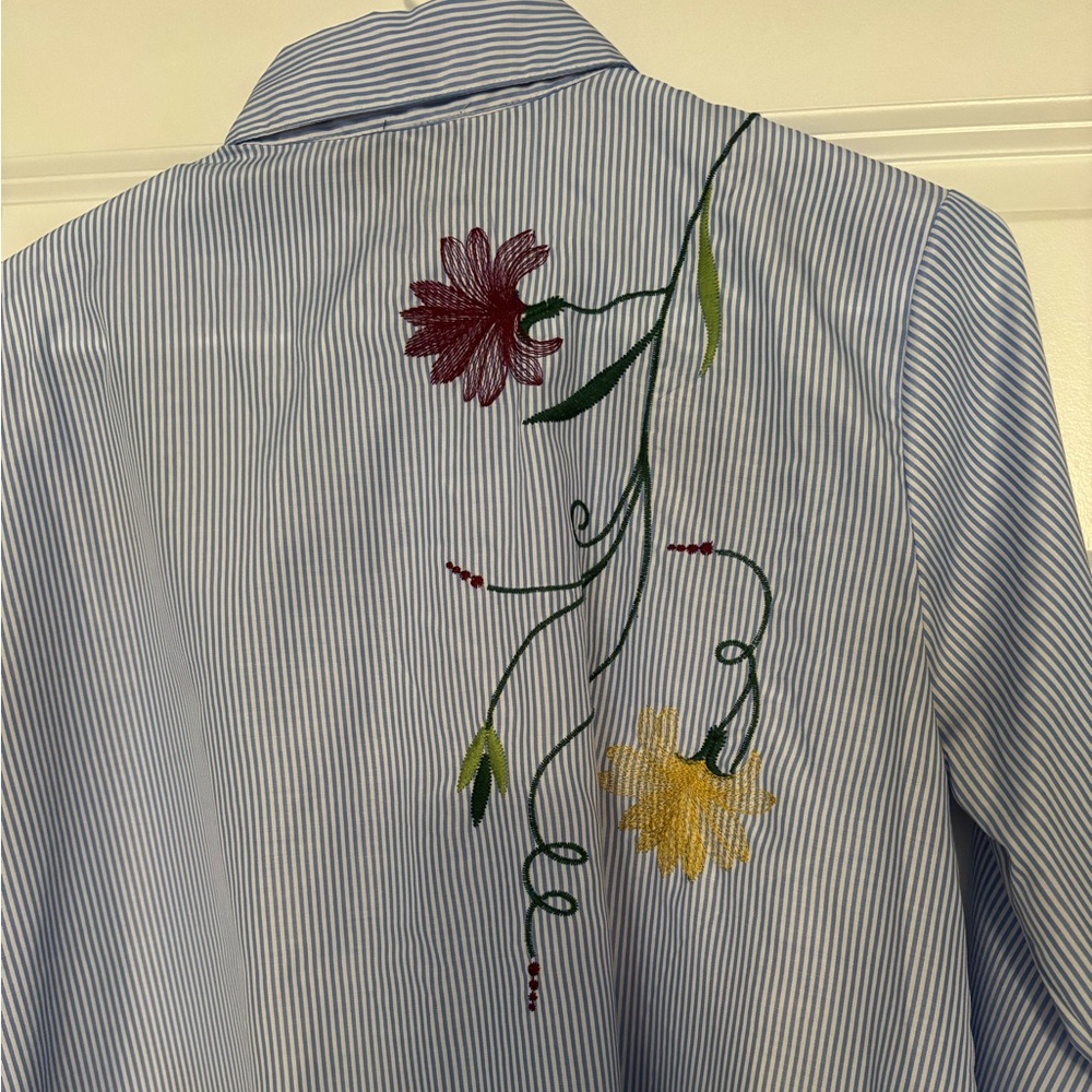 NWOT Cliche’ Embroidered Floral Hummingbird Striped Button Down Shirt M - Picture 3 of 5